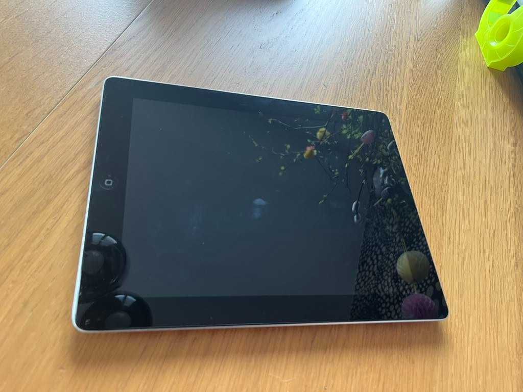 iPad 4 Retina Wi-Fi Cellular 16GB Black