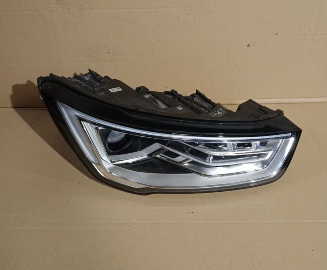 Audi A1Lift lampa przód prawa Bi Xenon LED stan bdb