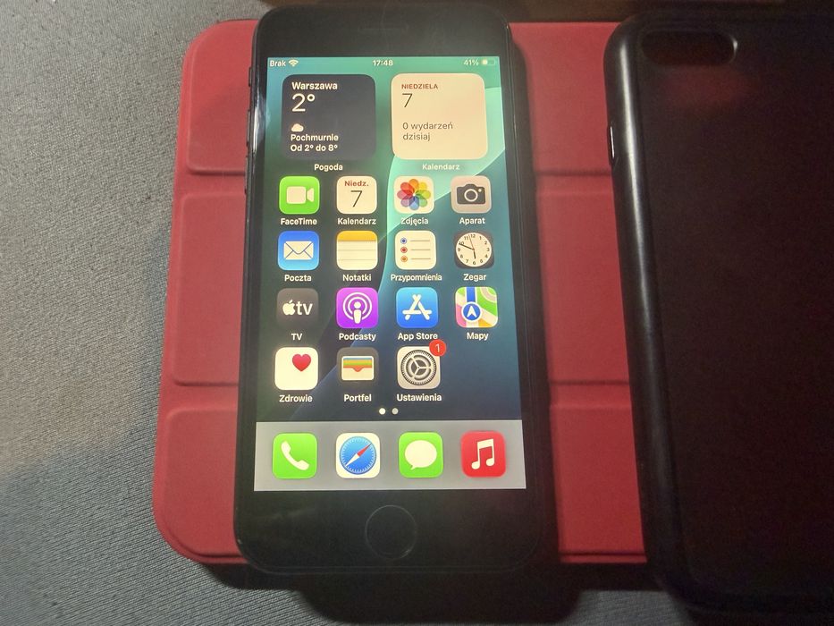 Sprzedam iphone se 3 64GB