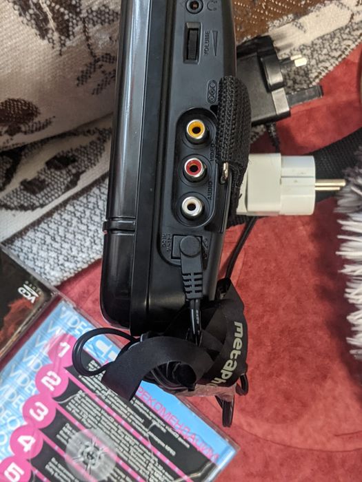 Портативный DVD плеер BUSH