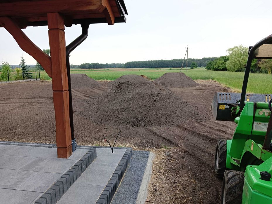 Zakładanie trawnika równanie terenu glebogryzarka kosiarka avant iseki