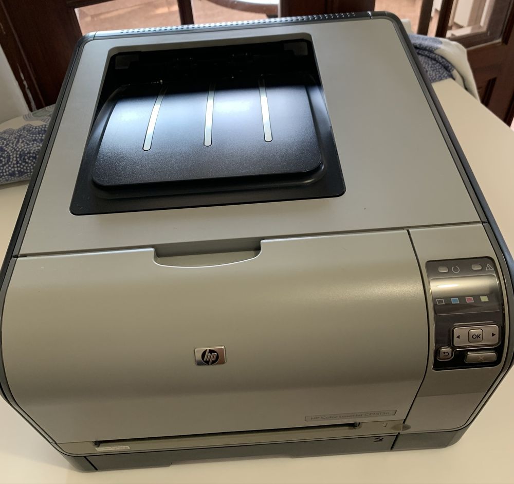 Impressora HP Color LaserJet CP1515n