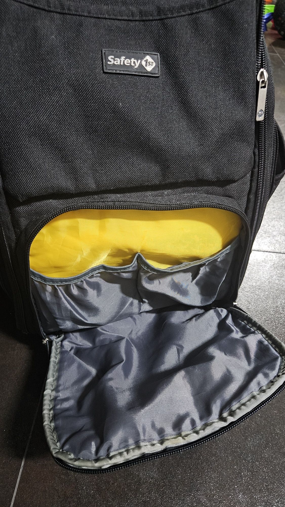 Mochila Safety 1st para bebé