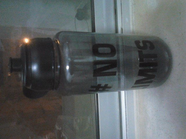 Garrafas ecologicas pretas