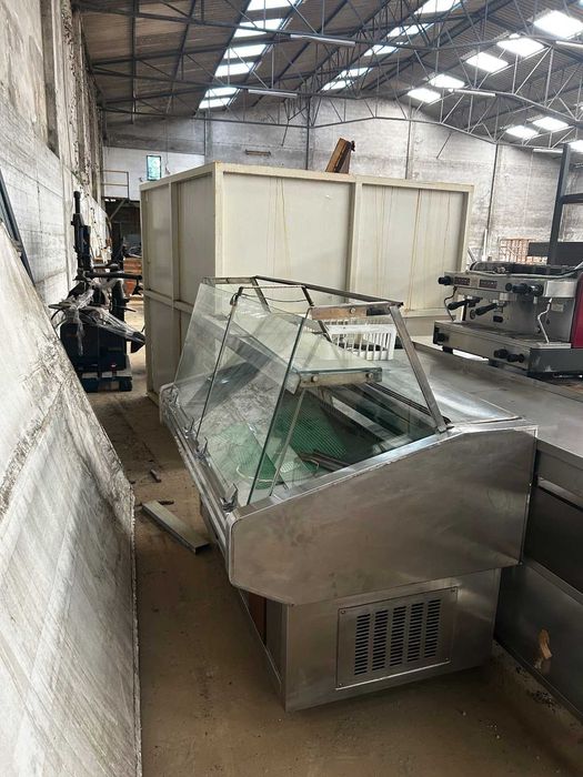 Equipamento para café/snack-bar - balcões inox, vitrines, máquinas