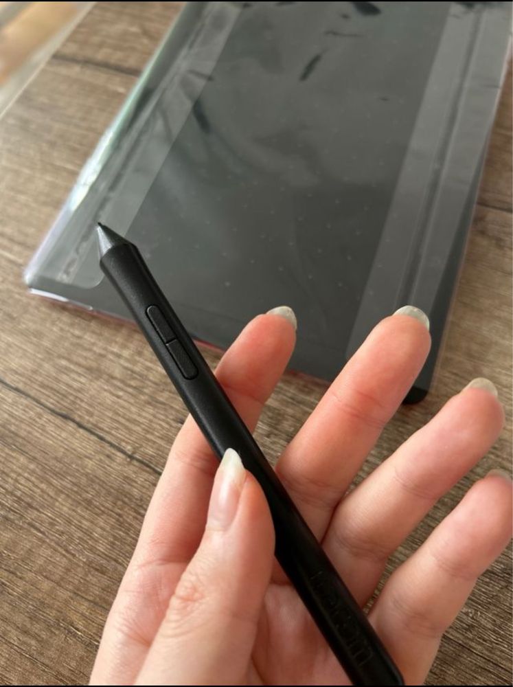 One by Wacom Small