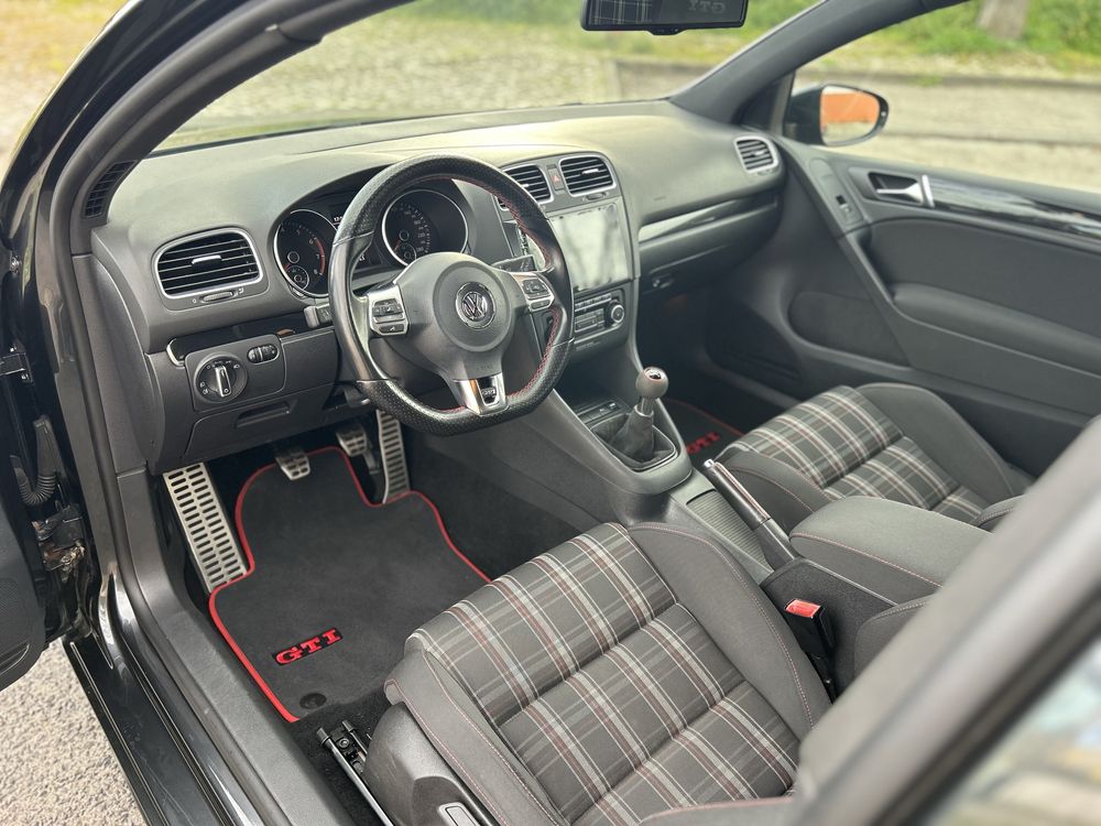 Volkswagen Golf GTI 2.0 TSI