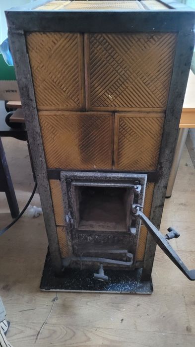 Piec vintage kaflowy z wkładem elektrycznym