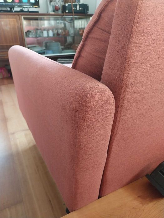 Sofá  2 lugares cor  tijolo 147cm comprimento