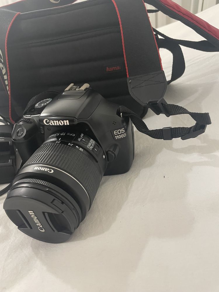 Máquina fotográfica, usada, Cânon 1100D