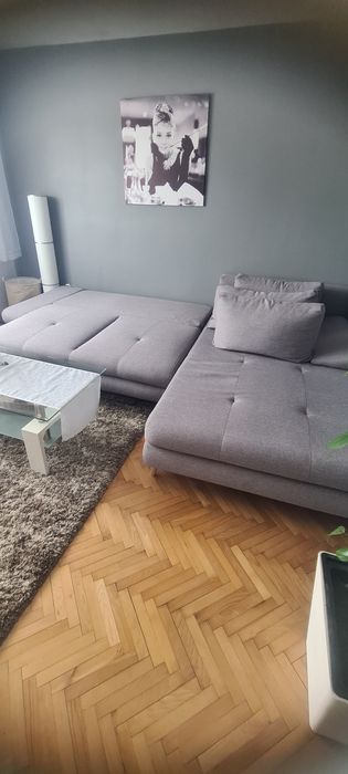 Kanapa narożna dużą Szara   rok użytkowana a