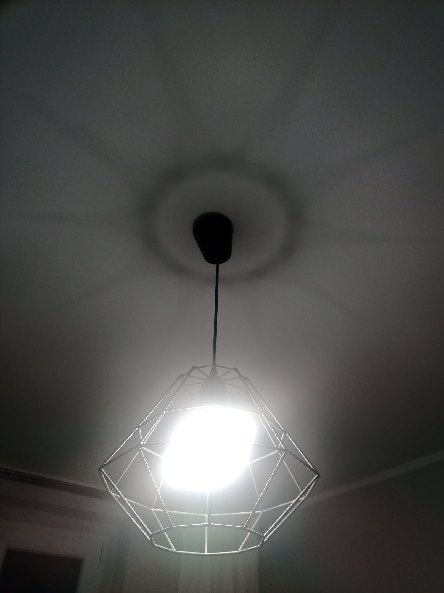 Lampa sufitowa wisząca czarna