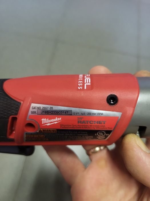 Milwaukee 2557 2558 2560 квадрат 1/2 та 3/8 кутовий гайковерт