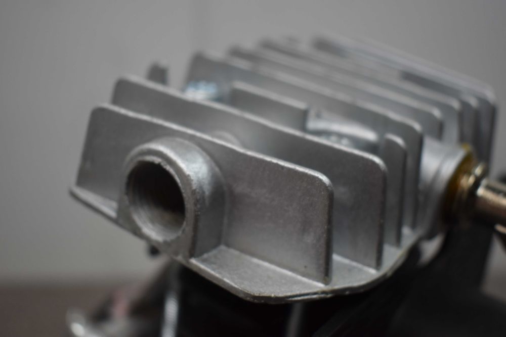 kompresor z silnikiem 1800w 260l/min