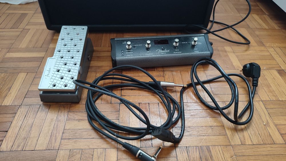 Fender Mustang GT 100 + footswitch + pedał ekspresji