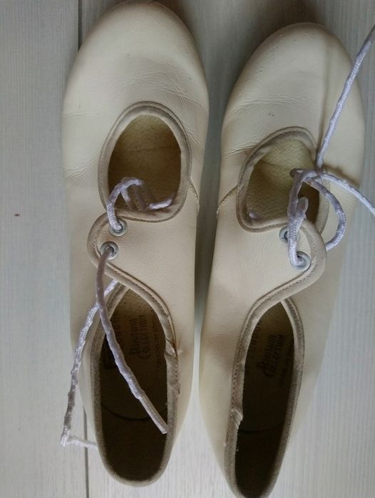 Дитячі білі туфлі степовки для танців 27 і 31 розмір