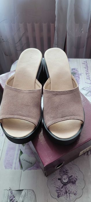 Шльопанці замшеві