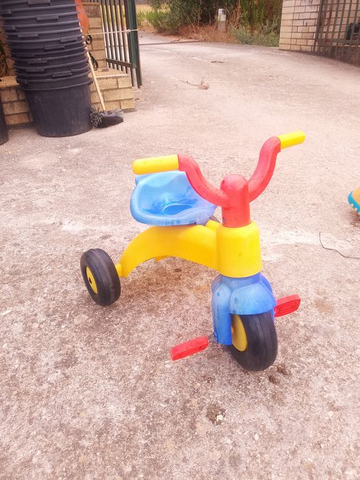 Triciclo para crianças