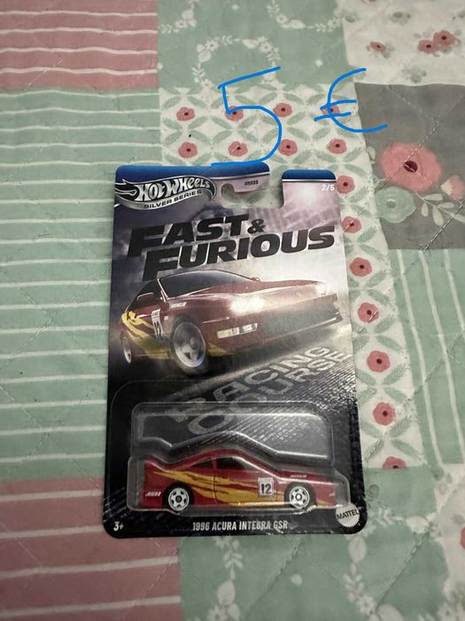 brinquedos novos e embalados