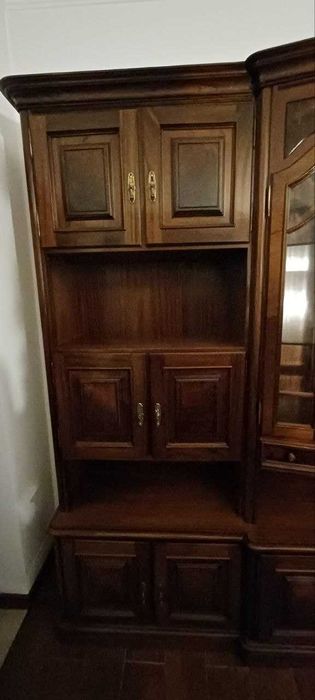 Móvel de Sala de Jantar em Madeira Maciça