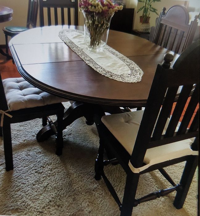 Mesa de Jantar+ 4 cadeiras