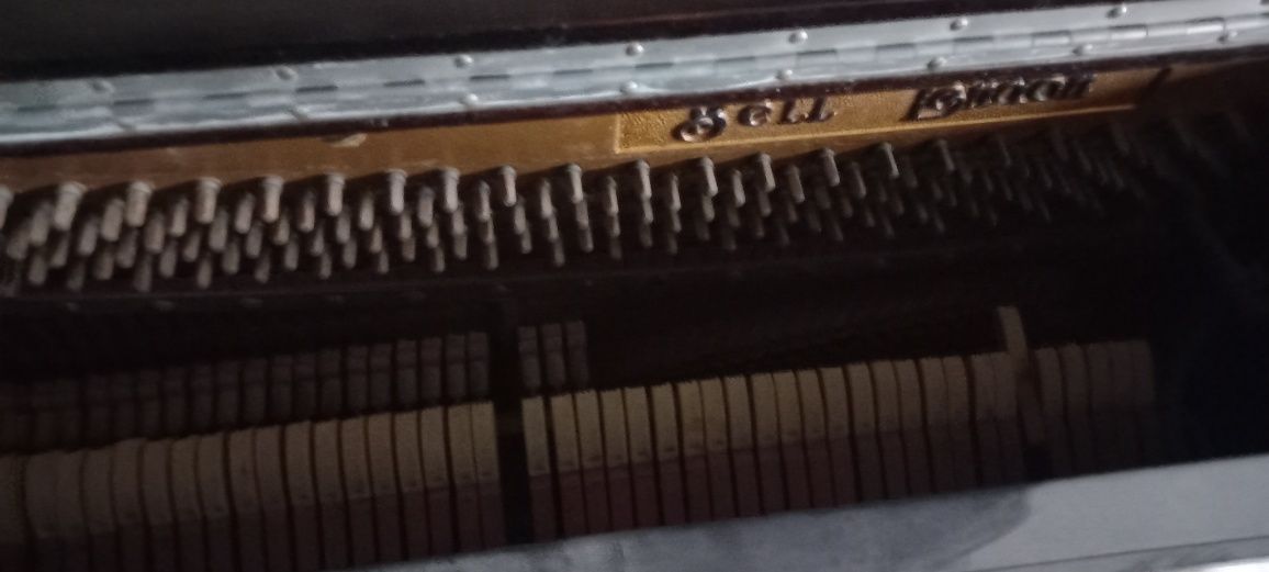 Pianino ponad 100 lat