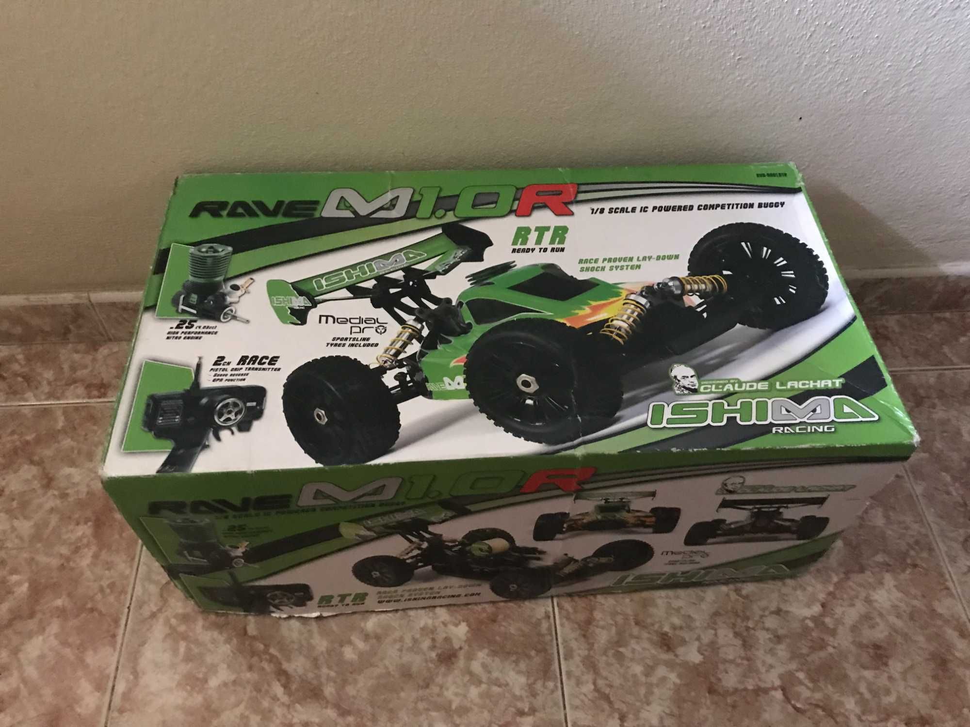 Carro RC 1:8 com motor de competição NOVAROSSI