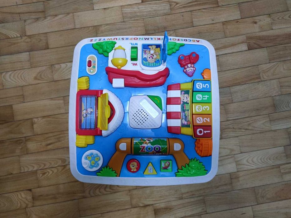 Stolik edukacyjny Fisher price