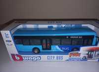 Nowy autobus Bburago,niebieski, długość ok. 19 cm.