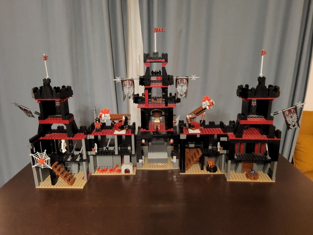 LEGO 8877 Mroczna Forteca Vladka