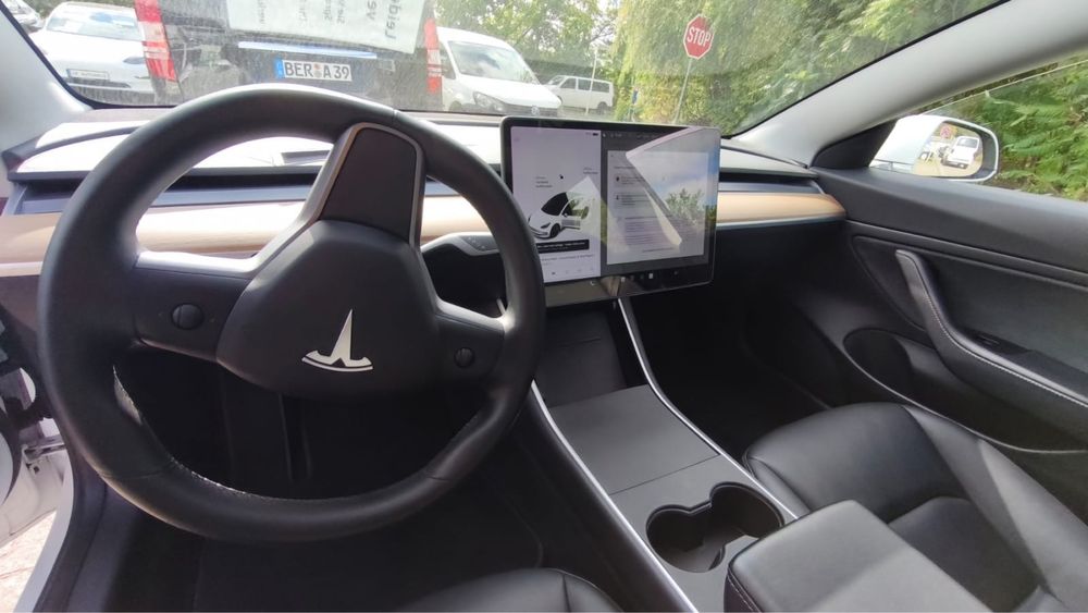 Tesla Model 3 Performance