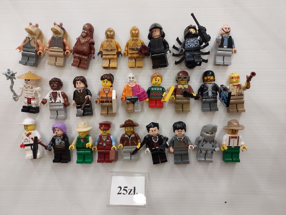 Lego figurki różne serie.
