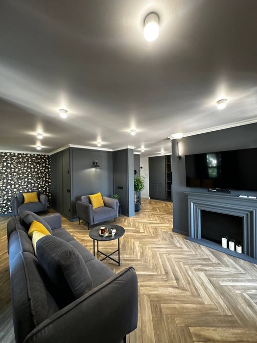 Оренда автономного VIP пентхауса в центрі міста з терасою