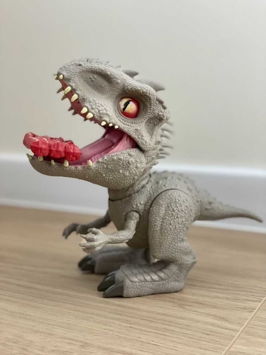 Indominus Rex Jurassic World – „Atakuj i Pożeraj”, dźwięki + światła