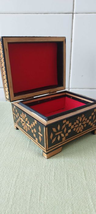 Caixinhas antigas em madeira