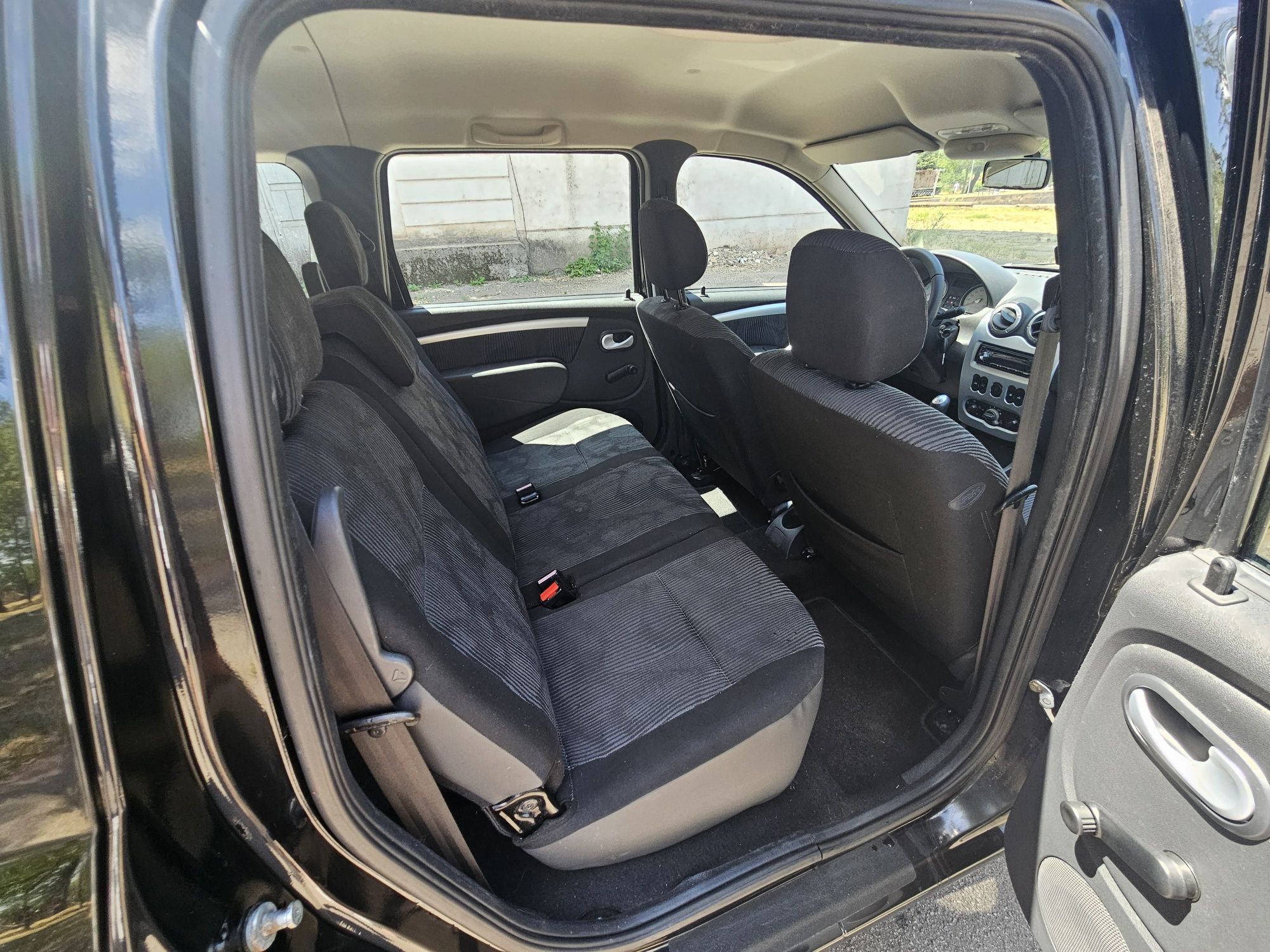 Продам Dacia Logan MCW Laureat +