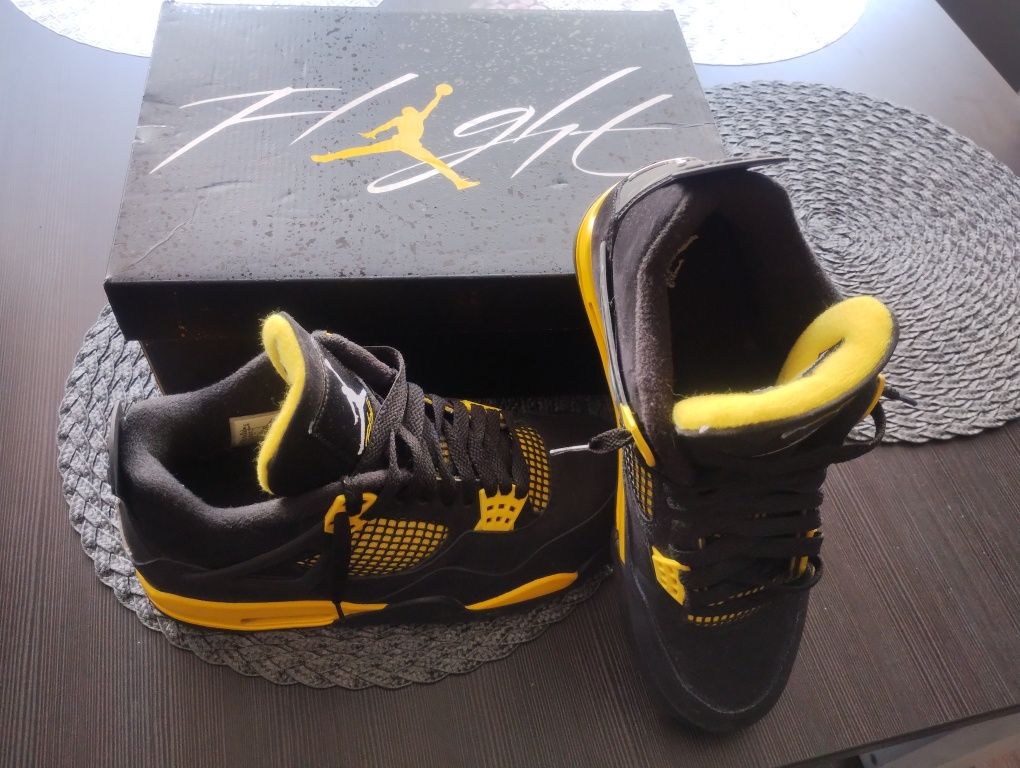 Nike Jordan 4 Thunder Yellow rozm 42