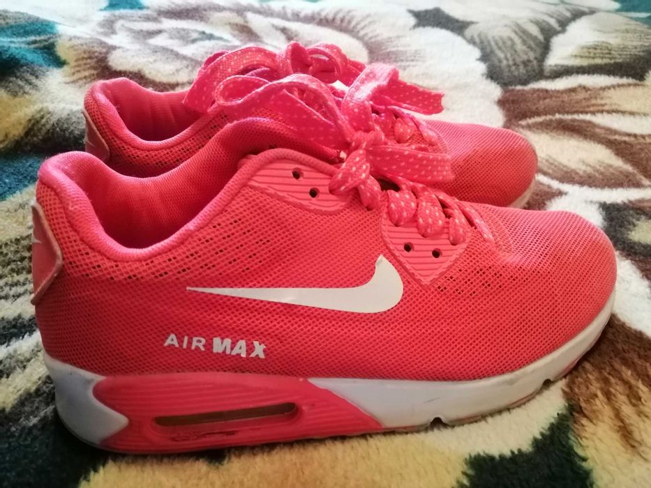 Кроссовки nike air max оригинал, подрост. в очень хорошем состоянии