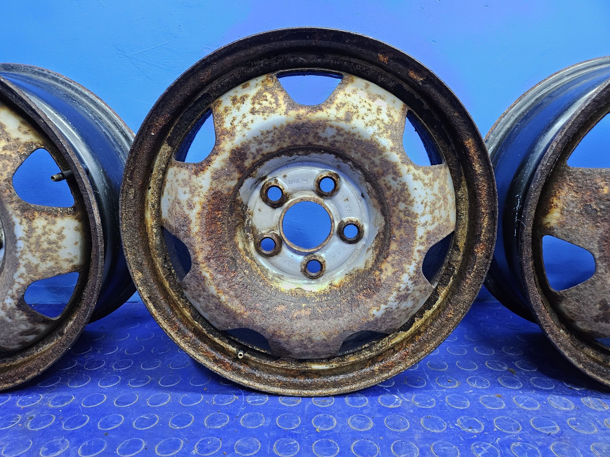 FELGI stalowe 17" VW T5 komplet 7J 5x120 ET 55 oryginał