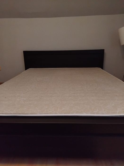 Łóżko sypialniane z materacem i szafka ( komoda) komplet Black Red Whi