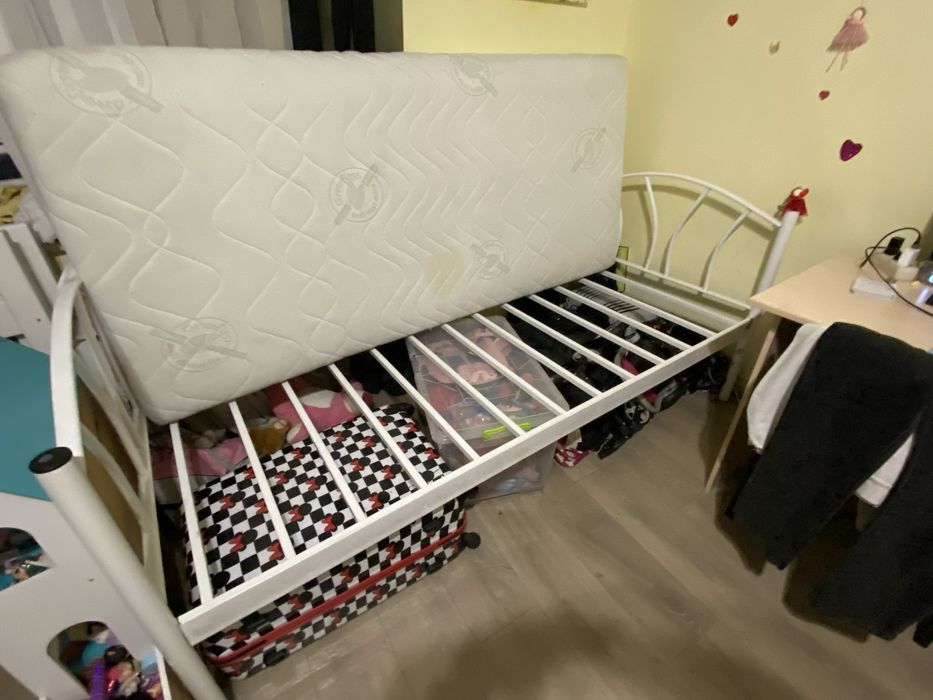 Ліжко металеве біле