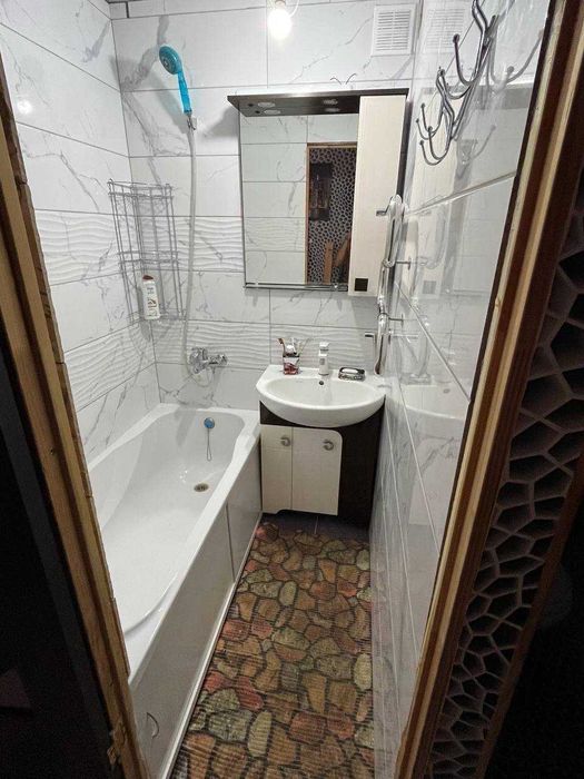 Продам 1к квартиру Метро Индустриальная Кап.ремонт. 5й\9ти