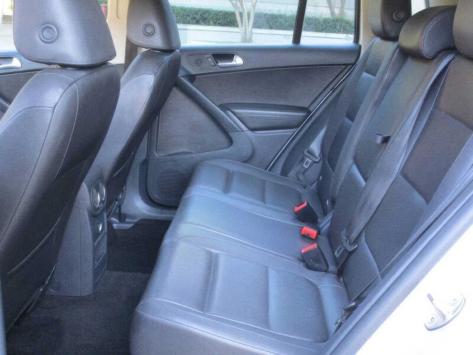 Volkswagen Tiguan      2016