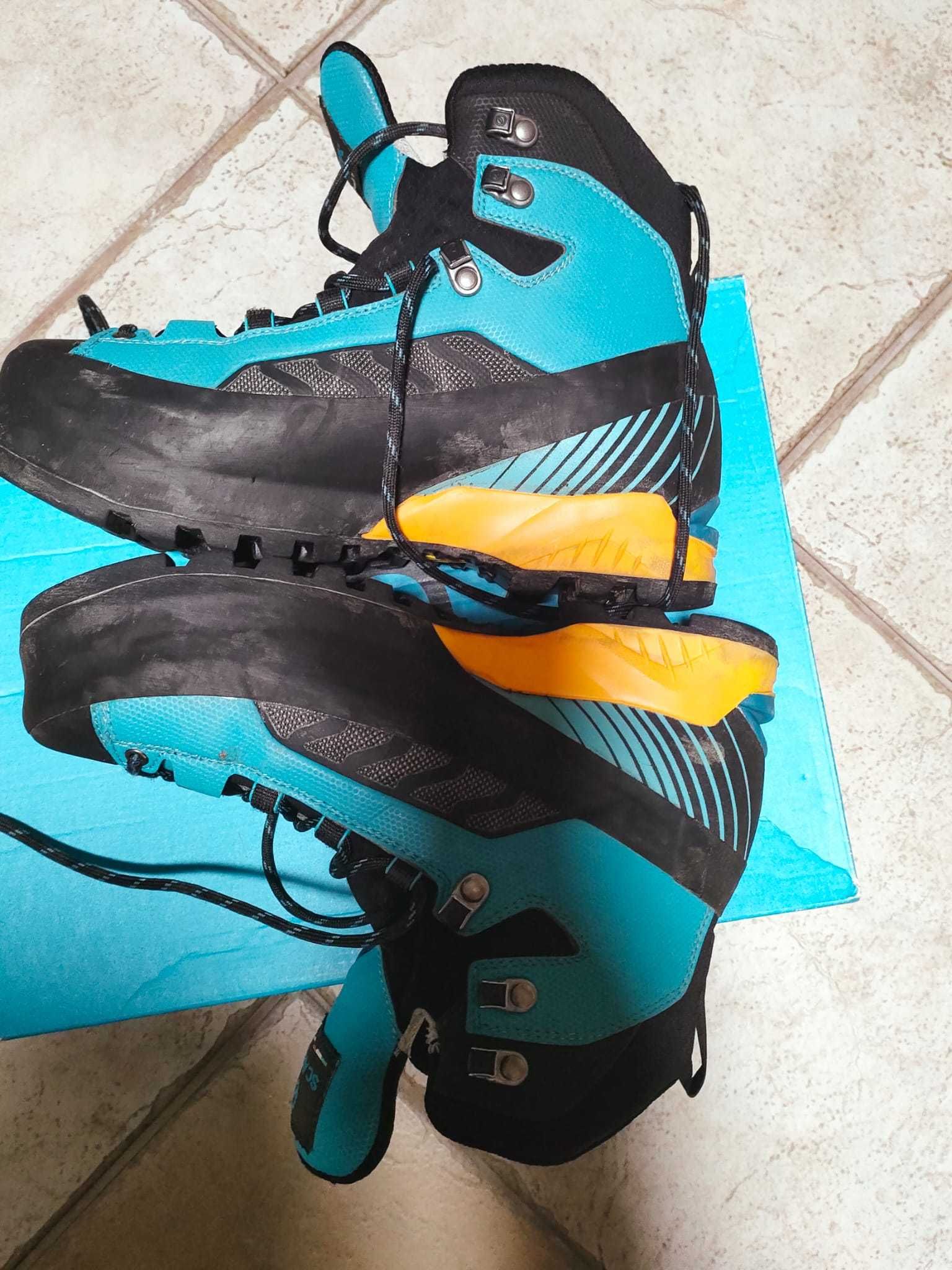 Botas de alpinismo La Scarpa com pouco uso 39