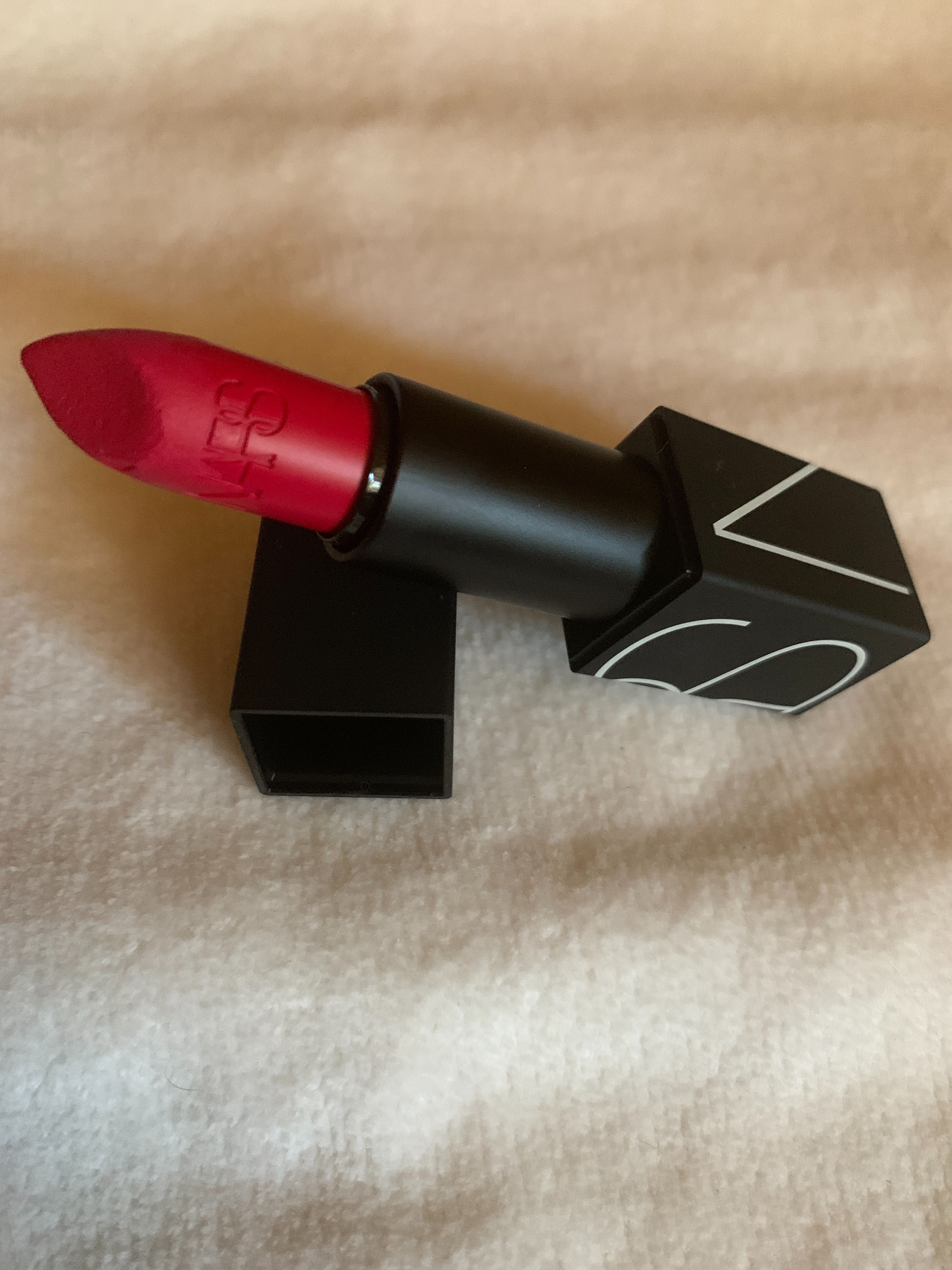 Pomadka NARS Satin Damage Control