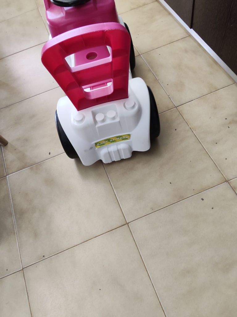 Carrinho ambulância