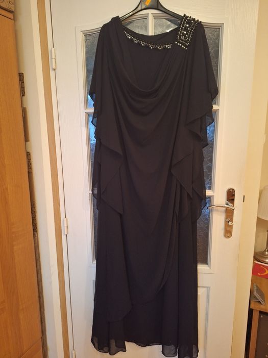 Duża, długa czarna sukienka wizytowa, rozmiar 50/52
