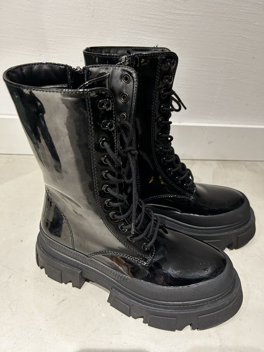 Buty Bershka lakierowane czarne rozm 39