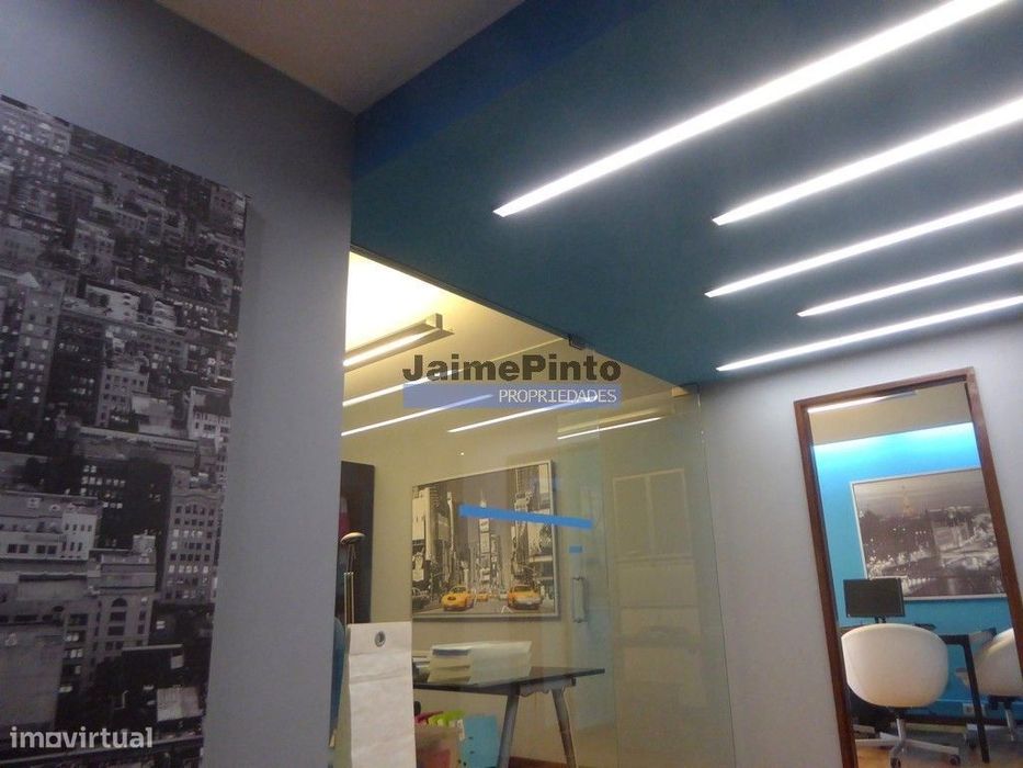 Escritório arrenda-se, 145m2, no Porto, Baixa. Portugal, Porto.