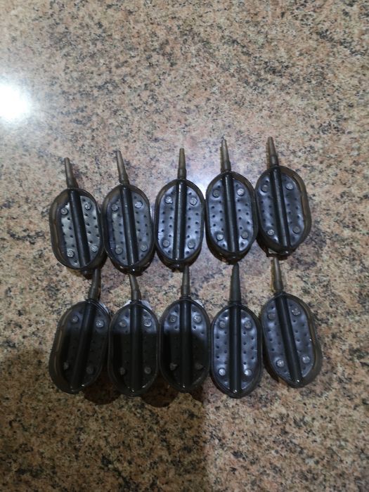 Zestaw 10 podajnikow typu BOAT o gramaturze 70g